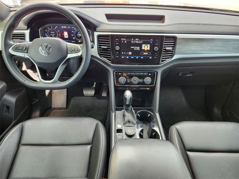 Used 2023 Volkswagen Atlas Cross Sport SE w/ Black Wheel Package image 10