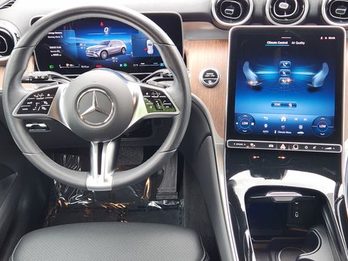 Certified 2025 Mercedes-Benz GLC 300 image 17