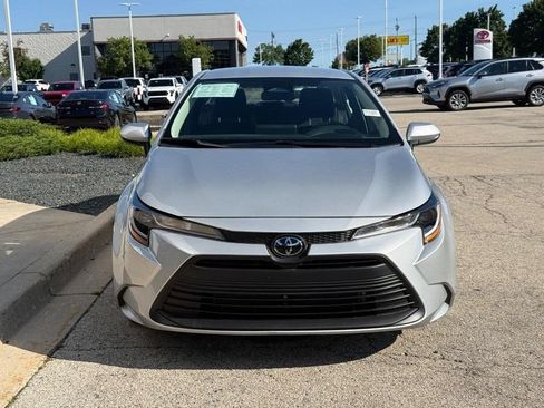 Used 2026 Toyota Corolla LE w/ LE Premium Package FWD image 8