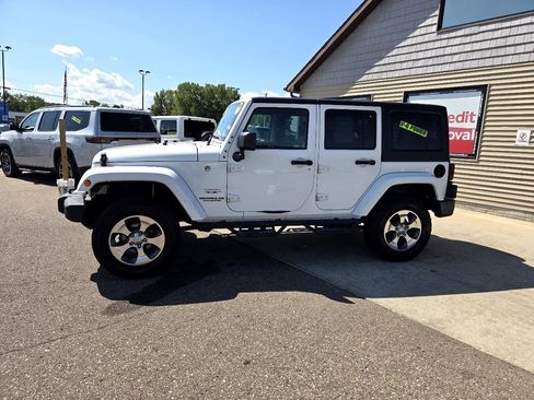 Used 2017 Jeep Wrangler Unlimited Sahara w/ Dual Top Group image 8