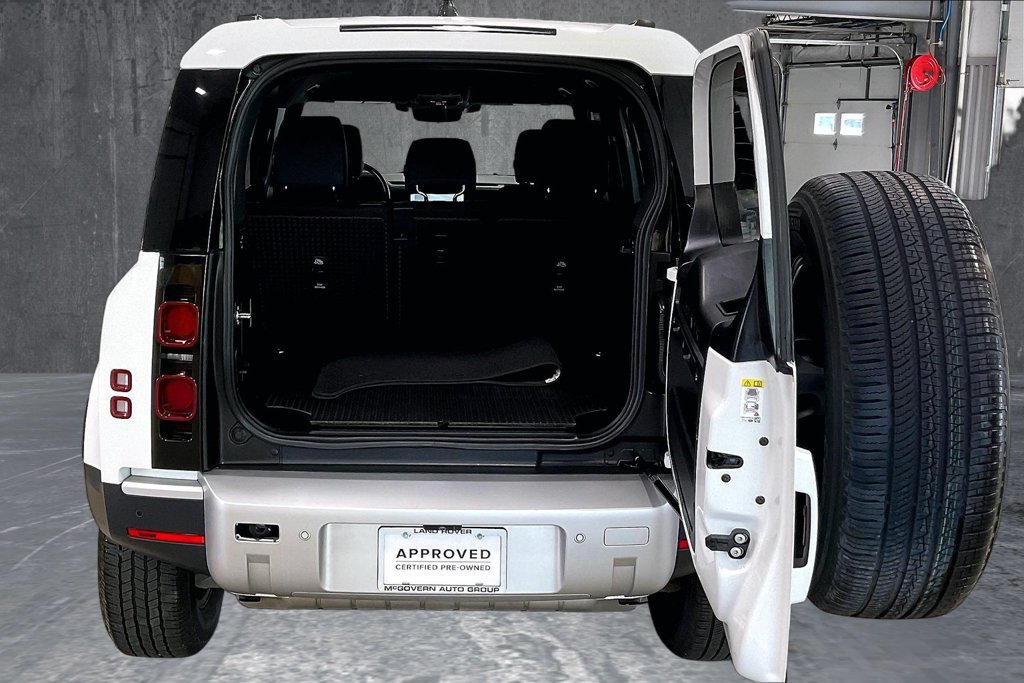 Used 2025 Land Rover Defender 110 S AWD/4WD image 5