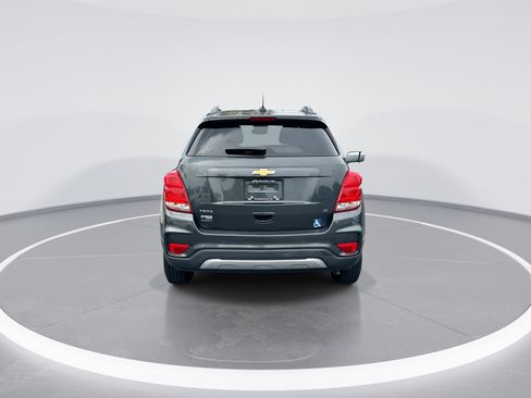 Used 2020 Chevrolet Trax LT w/ Driver Confidence Package FWD image 8
