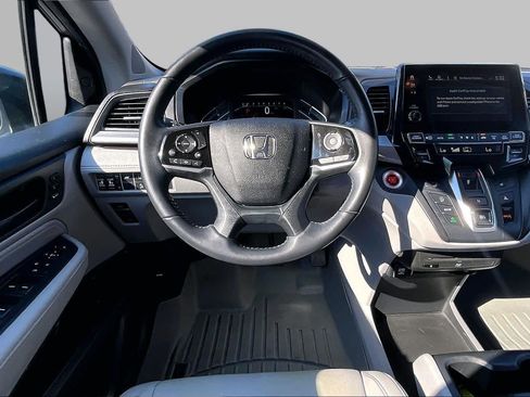 Used 2018 Honda Odyssey Touring image 6