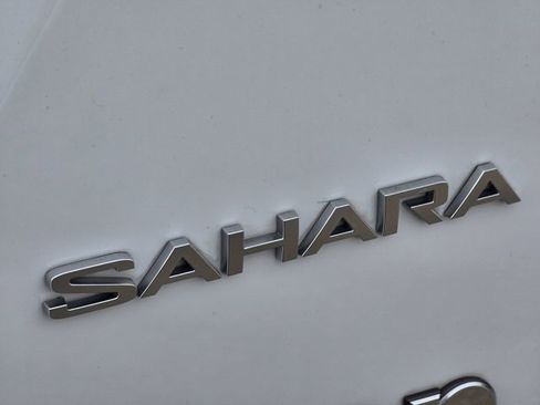 Used 2020 Jeep Wrangler Unlimited Sahara image 22