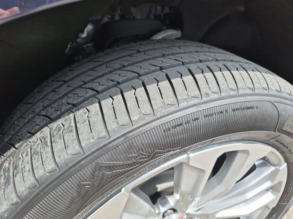 Used 2023 GMC Yukon XL Denali AWD/4WD image 14
