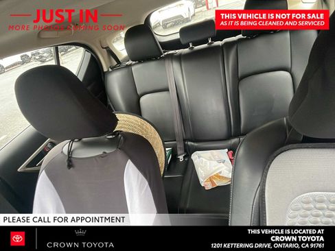 Used 2015 Lexus CT 200h w/ Navigation Package FWD image 6