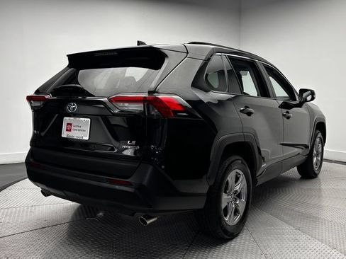 Used 2024 Toyota RAV4 LE AWD/4WD image 39