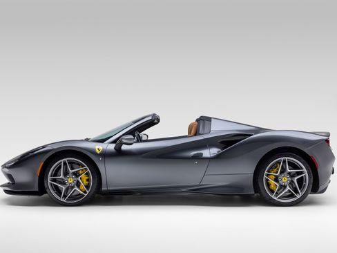 Certified 2022 Ferrari F8 Tributo RWD image 3