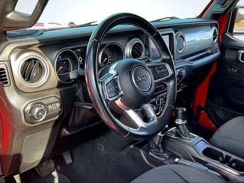 Used 2021 Jeep Wrangler Unlimited Sahara AWD/4WD image 17