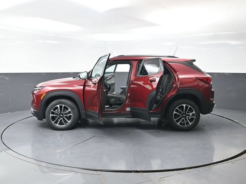 Used 2025 Chevrolet TrailBlazer LT AWD/4WD image 59
