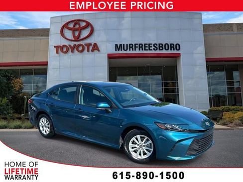Used 2025 Toyota Camry LE w/ Convenience Package FWD image 1