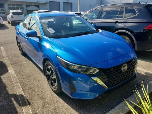 Used 2024 Nissan Sentra SV FWD image 2