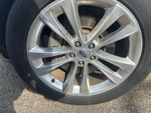 Used 2018 Ford Explorer Limited w/ Equipment Group 301A AWD/4WD image 3