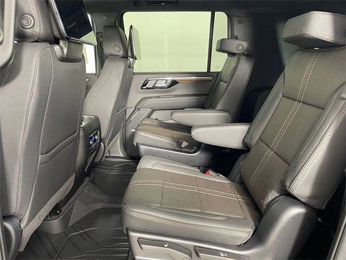 New 2026 Chevrolet Suburban High Country image 14