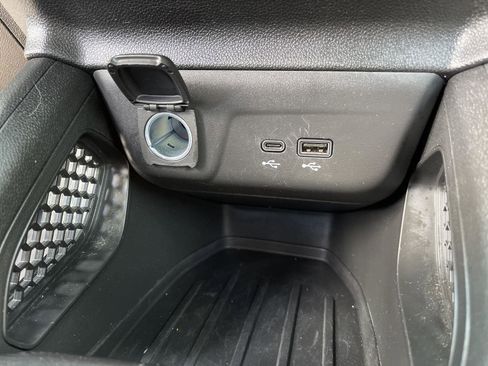 Used 2024 Chevrolet TrailBlazer RS AWD/4WD image 28