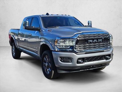 Used 2022 RAM 2500 Limited AWD/4WD image 3
