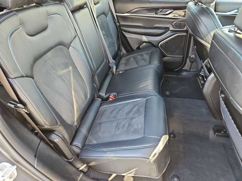 Used 2022 Jeep Grand Cherokee Trailhawk w/ Luxury Tech Group III image 21