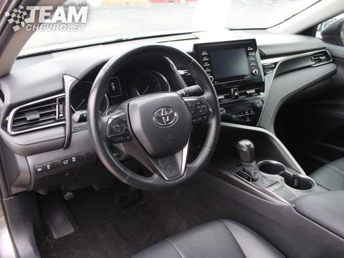 Used 2024 Toyota Camry SE image 12