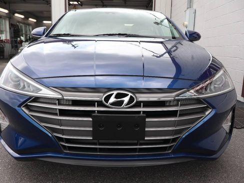 Used 2020 Hyundai Elantra SE FWD image 2