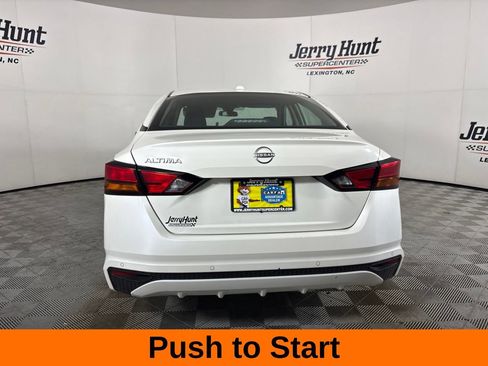 Used 2025 Nissan Altima 2.5 SV FWD image 7