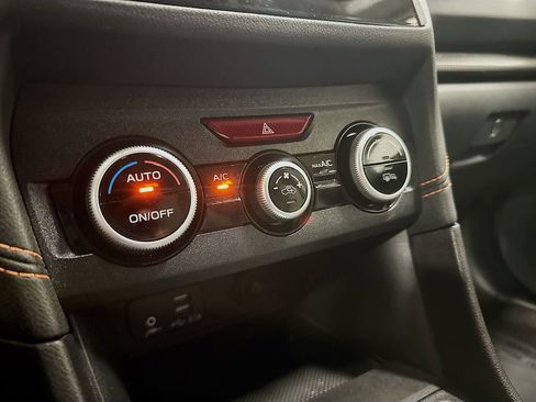 Used 2021 Subaru Crosstrek 2.0i Premium w/ Moonroof Package image 18