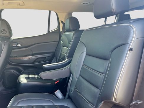 Used 2023 GMC Acadia Denali w/ Denali Ultimate Package FWD image 15
