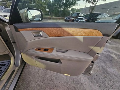 Used 2005 Toyota Avalon XL image 21