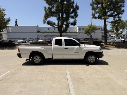 Used 2014 Toyota Tacoma 2WD Access Cab w/ Convenience Package image 3
