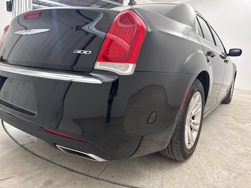 Used 2018 Chrysler 300 Touring w/ Driver Convenience Group RWD image 24