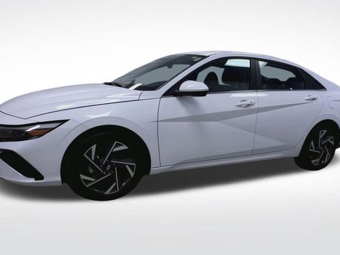 Used 2024 Hyundai Elantra SEL w/ Convenience Package FWD image 20