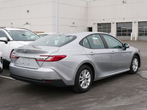 Certified 2025 Toyota Camry LE image 3