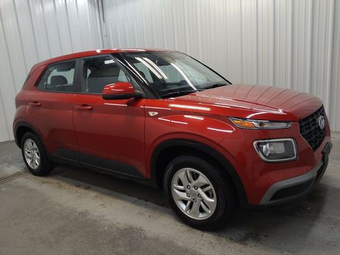 Used 2021 Hyundai Venue SE FWD image 11