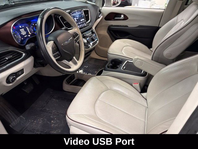 Used 2020 Chrysler Pacifica Limited w/ Tire & Wheel Group FWD image 20