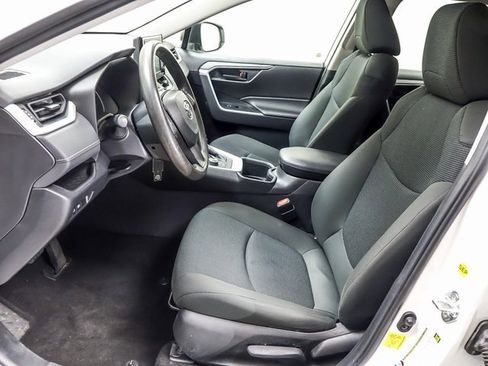 Certified 2022 Toyota RAV4 LE w/ Carpet Mat Package (TMS) image 8