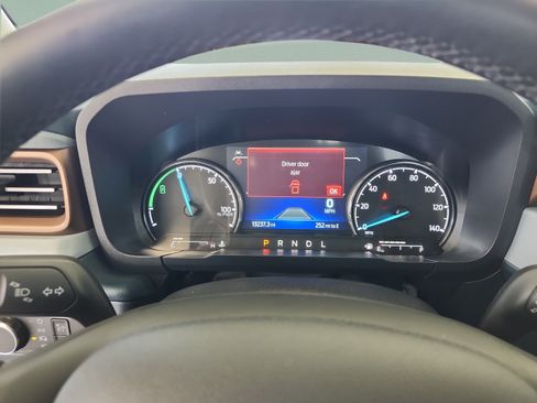 Certified 2024 Ford Maverick Lariat FWD image 10