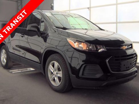 Used 2020 Chevrolet Trax LS w/ Tint and Cruise Package FWD image 5