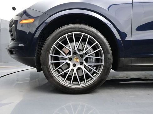 Certified 2022 Porsche Cayenne Platinum Edition AWD/4WD image 6