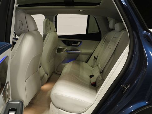 Used 2023 Mercedes-Benz EQE 500 4MATIC SUV image 14