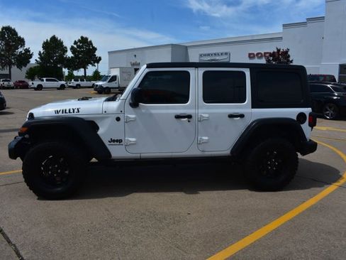 Used 2025 Jeep Wrangler Unlimited Sport AWD/4WD image 8