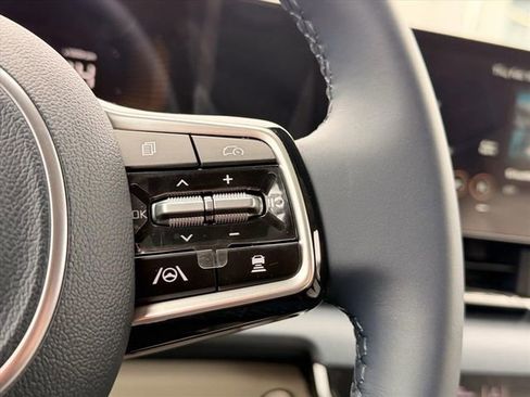 New 2026 Kia Carnival EX FWD image 21