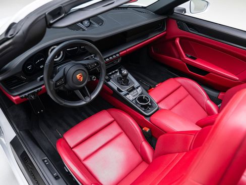 Used 2022 Porsche 911 Carrera 4 GTS image 2