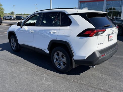 Used 2025 Toyota RAV4 XLE w/ Convenience Package AWD/4WD image 8