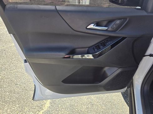 Used 2025 Chevrolet Equinox LT image 19