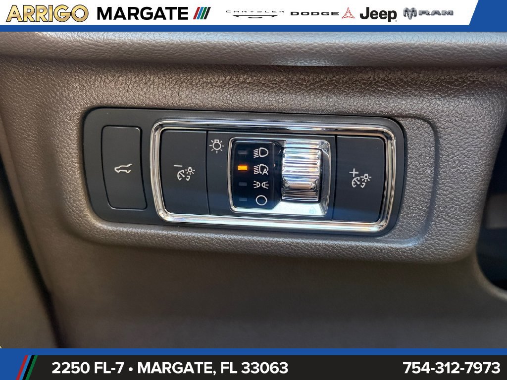 Used 2022 Lincoln Corsair FWD image 34