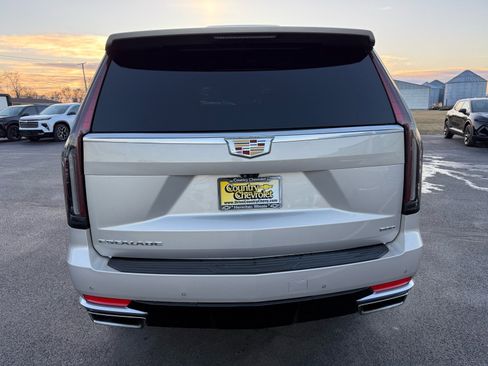 Used 2023 Cadillac Escalade Premium Luxury w/ Performance Package image 5