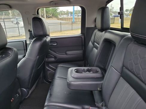 Used 2023 Nissan Frontier SV w/ SV Premium Package image 27