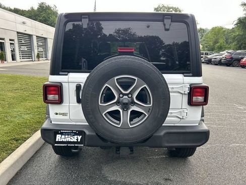 Used 2022 Jeep Wrangler Unlimited Sport AWD/4WD image 7