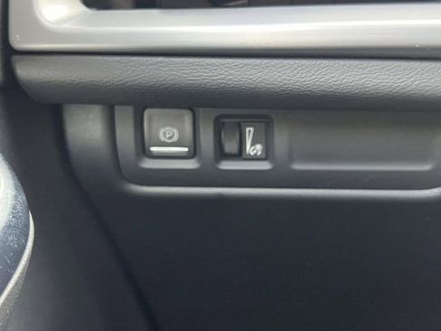 Used 2024 Cadillac XT4 Premium Luxury image 28