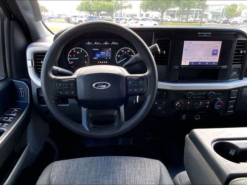 Used 2025 Ford F250 XLT image 6