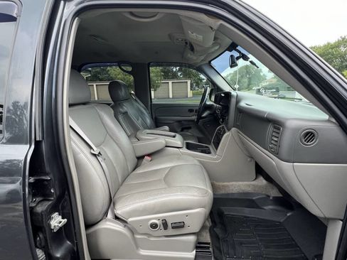 Used 2004 Chevrolet Tahoe LT w/ LT Preferred Equipment Group image 22